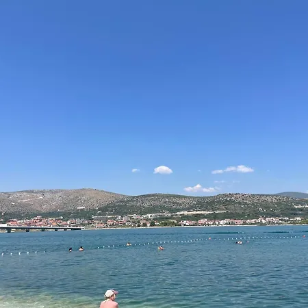 Julia Διαμέρισμα Τρογκίρ